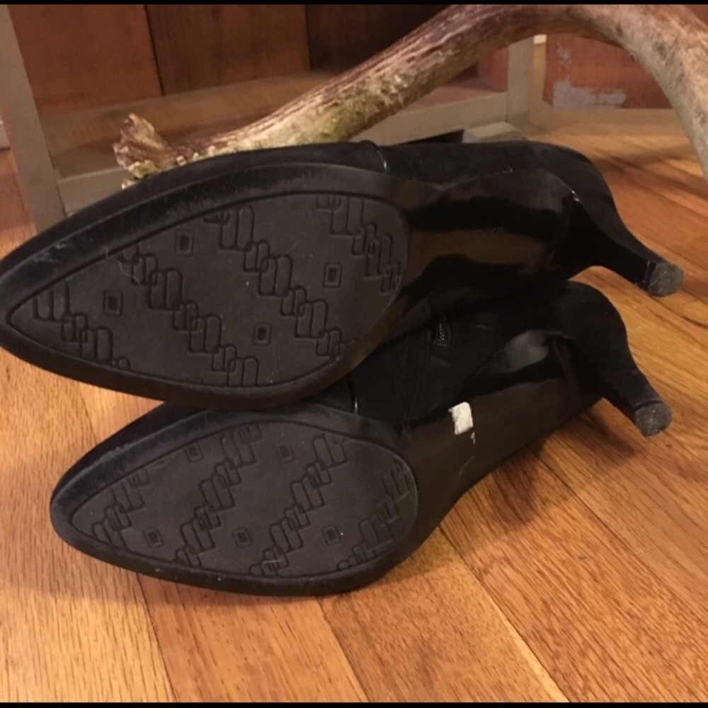 Black Bandolino Booties - Picture 6 of 8